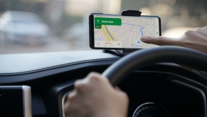 Planuojantiems vasaros keliones automobiliu &bdquo;Google Maps&ldquo; siūlys sutaupyti&nbsp;
