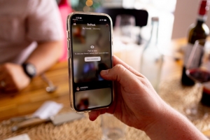 &bdquo;BeReal&ldquo; pristato naują funkciją: greitai galėsite matyti, ką kelia jūsų mėgstamos garsenybės