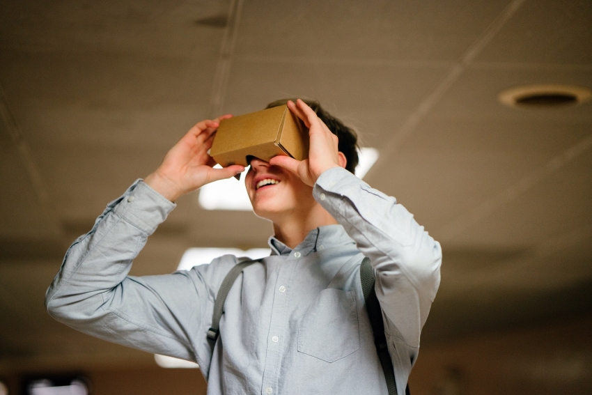Virtualios realybės akiniai „Google Cardboard“ – kodėl dabar tinkamiausias laikas juos išbandyti?