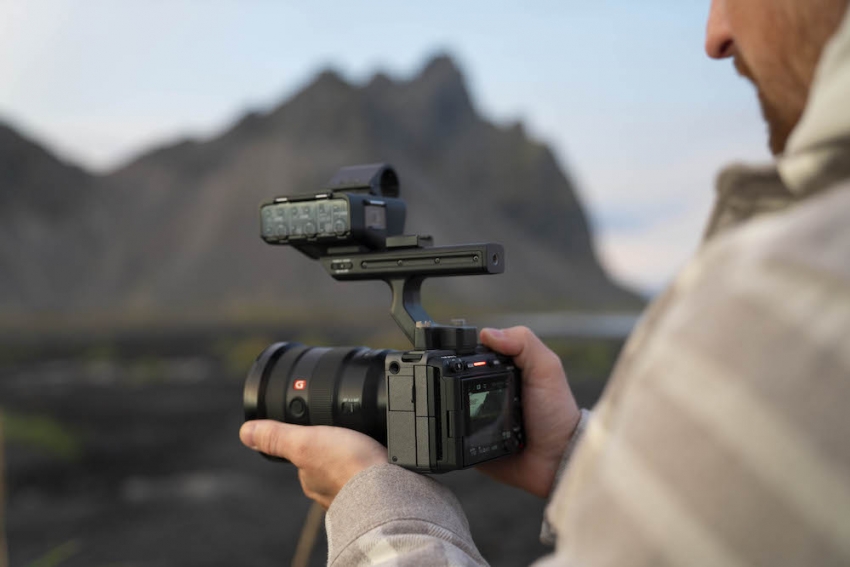 „Sony“ pristato kompaktišką „Cinema Line“ šeimos 4K „Super 35“ formato kamerą