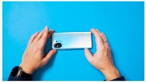 „Xiaomi Mi 11“ apžvalga: nuo įspūdingų makro nuotraukų iki milijardą spalvų atkuriančio ekrano
