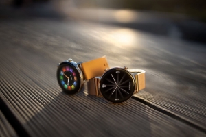 „Huawei“ pristatė naujieną – išskirtinio dizaino išmanųjį laikrodį su įspūdinga baterija